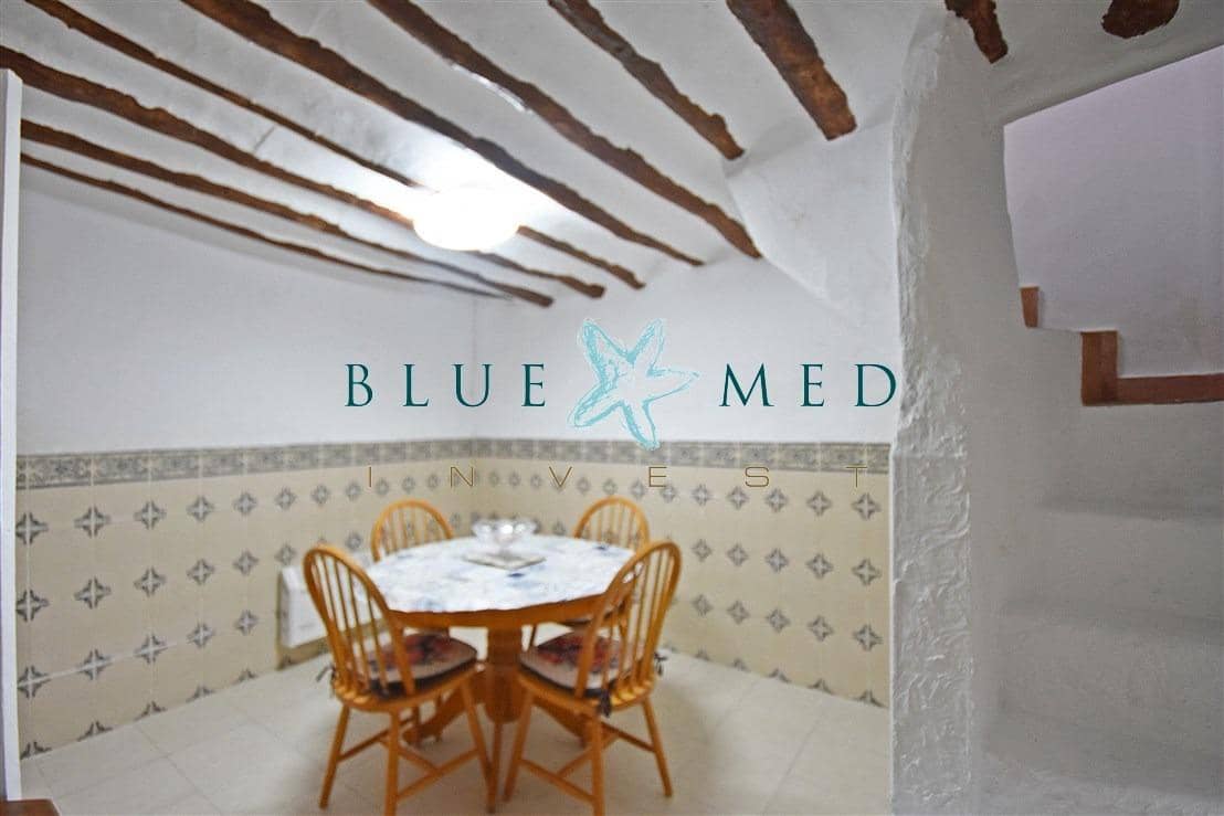 3 bedroom Townhouse for sale in La Pinilla - € 96,000 (Ref: 9783142)