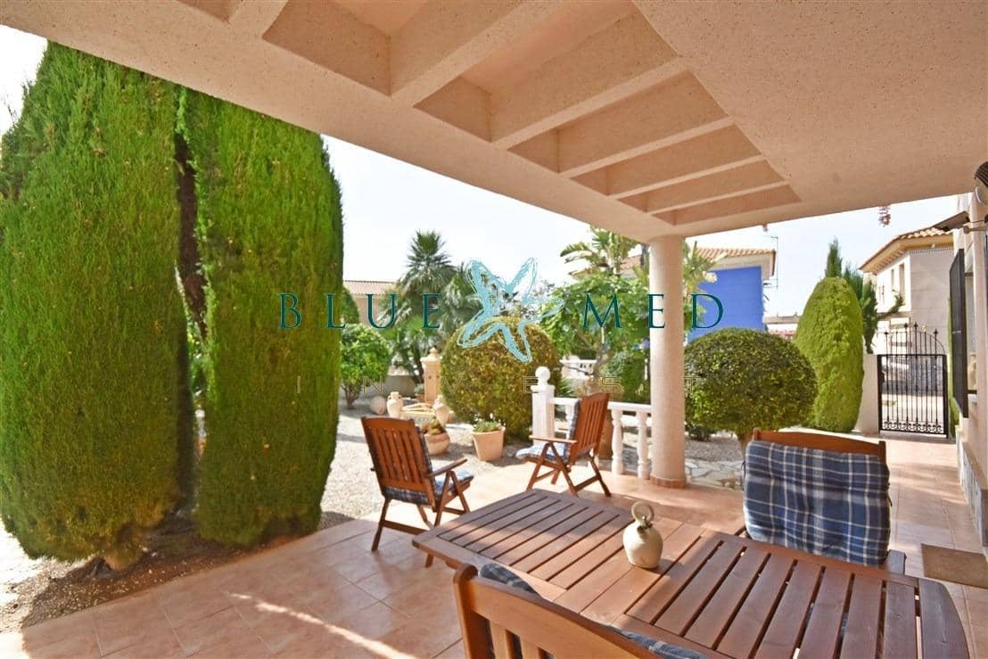 Chalet de 2 habitaciones en Alamillo en venta - 359.900 € (Ref: 9797399)