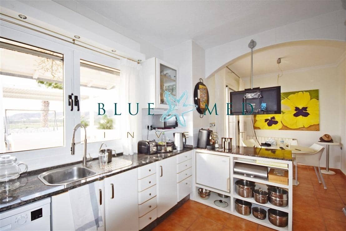 5 soverom Villa til salgs i Isla Plana med svømmebasseng garasje - € 834 000 (Ref: 9825246)