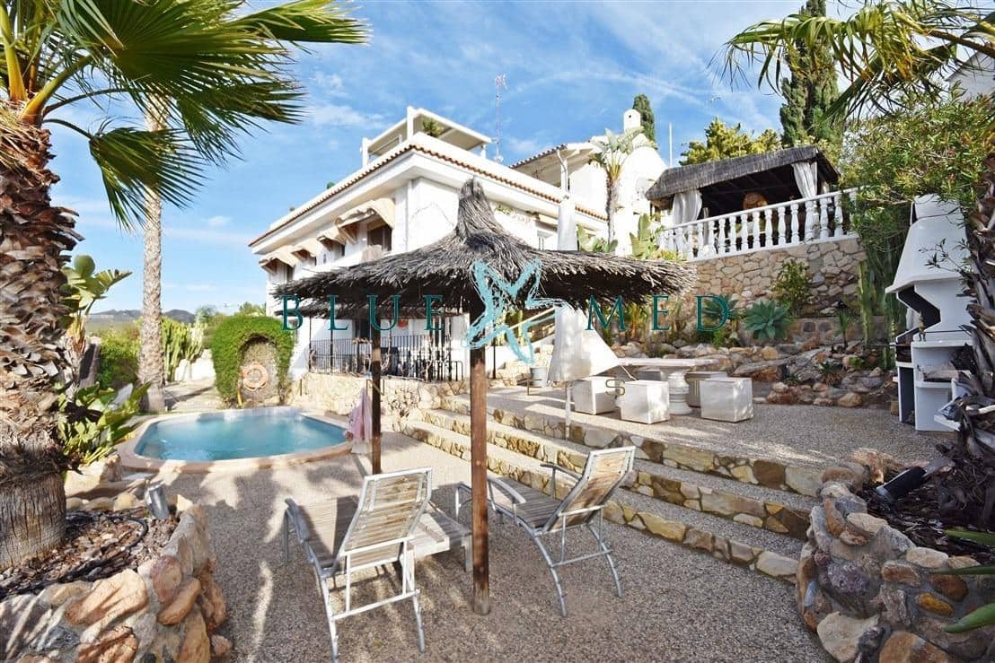 5 soverom Villa til salgs i Isla Plana med svømmebasseng garasje - € 834 000 (Ref: 9825246)