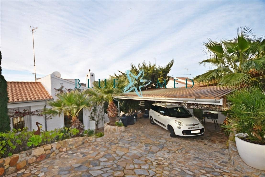 5 soverom Villa til salgs i Isla Plana med svømmebasseng garasje - € 834 000 (Ref: 9825246)