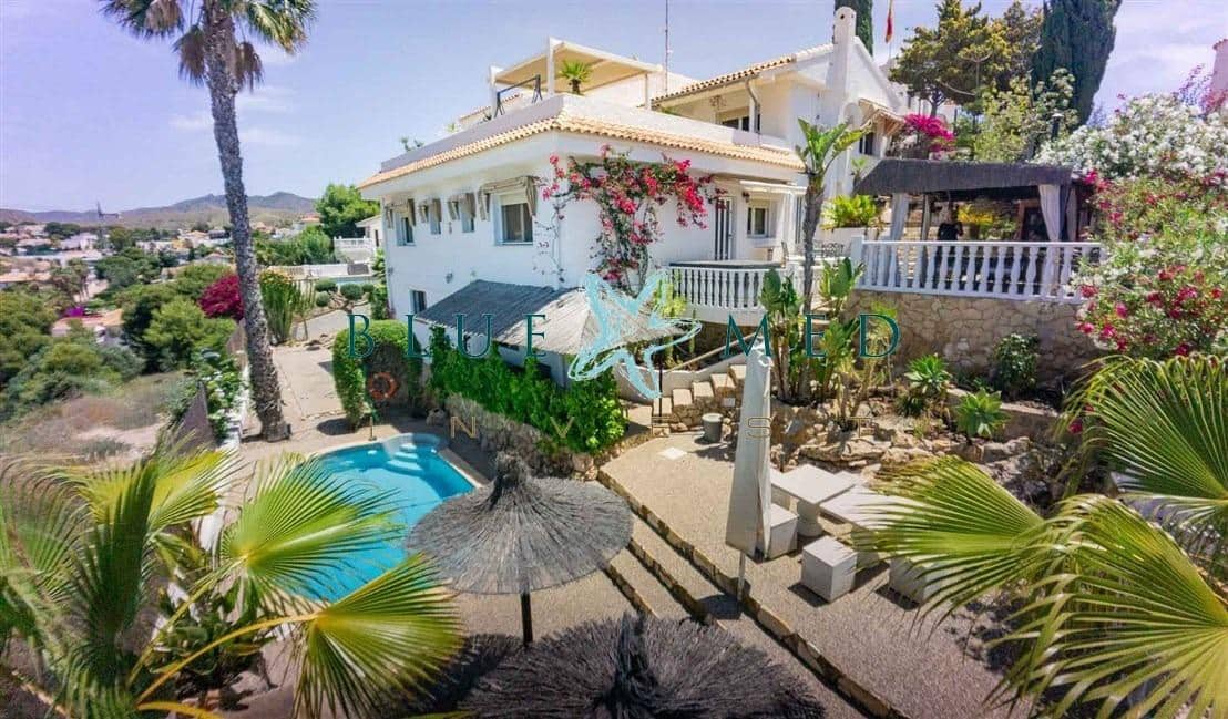 5 soverom Villa til salgs i Isla Plana med svømmebasseng garasje - € 834 000 (Ref: 9825246)