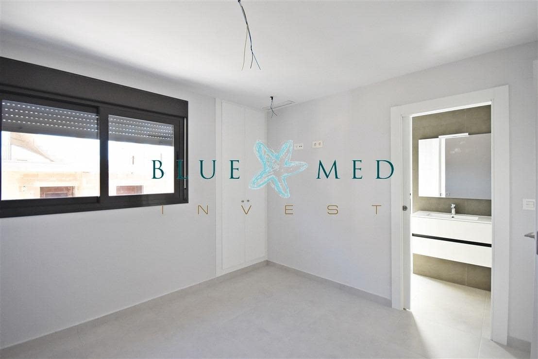 3 makuuhuone Huvila myytävänä paikassa Alamillo - 340 000 € (Ref: 9831350)