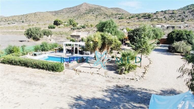 2 soveværelse Finca/Landehus til salg i Las Palas med swimmingpool garage - € 255.000 (Ref: 9855445)