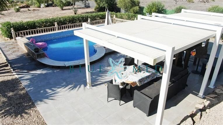 2 soveværelse Finca/Landehus til salg i Las Palas med swimmingpool garage - € 255.000 (Ref: 9855445)