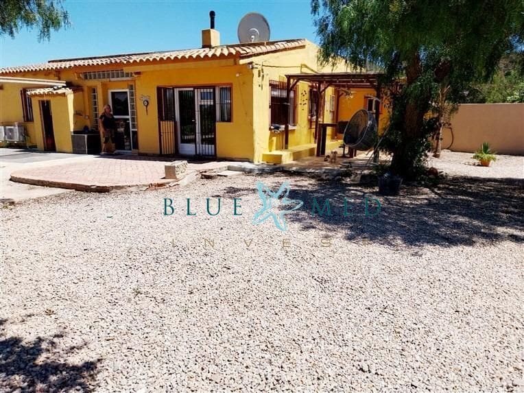 2 soveværelse Finca/Landehus til salg i Las Palas med swimmingpool garage - € 255.000 (Ref: 9855445)