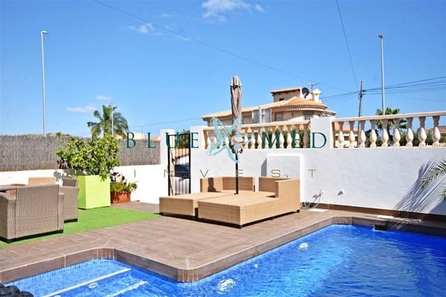 4 makuuhuone Huvila myytävänä paikassa Puerto de Mazarron, Mazarrón mukana uima-altaan - 350 000 € (Ref: 9903931)