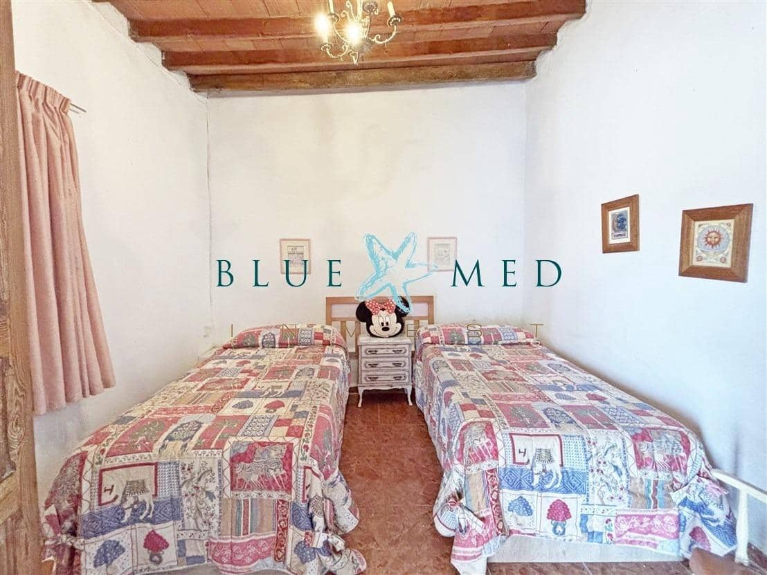 3 bedroom Finca/Country House for sale in Cartagena - € 155,000 (Ref: 9965285)