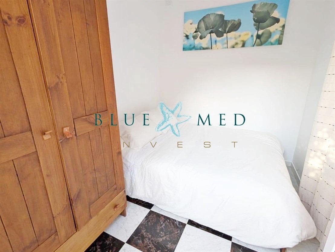 Chalet de 3 habitaciones en Alamillo en venta con piscina - 315.000 € (Ref: 9977316)
