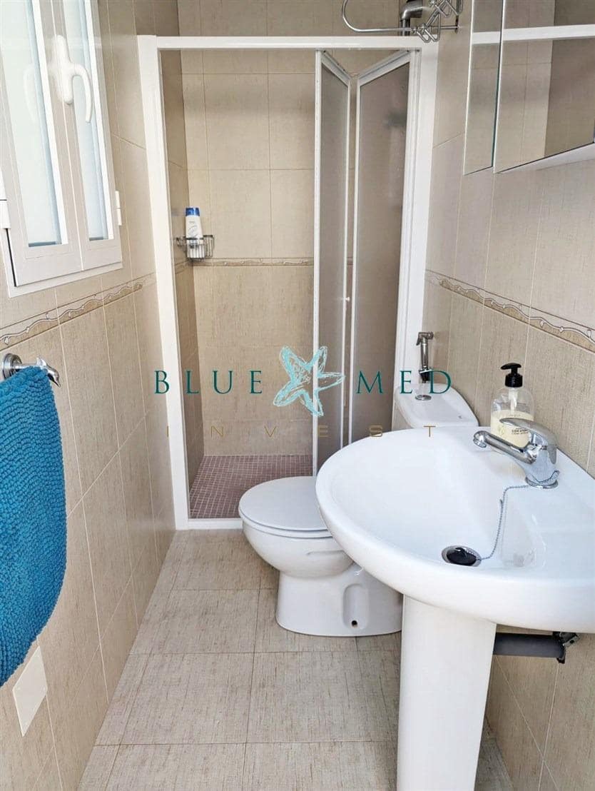 Chalet de 3 habitaciones en Alamillo en venta con piscina - 315.000 € (Ref: 9977316)