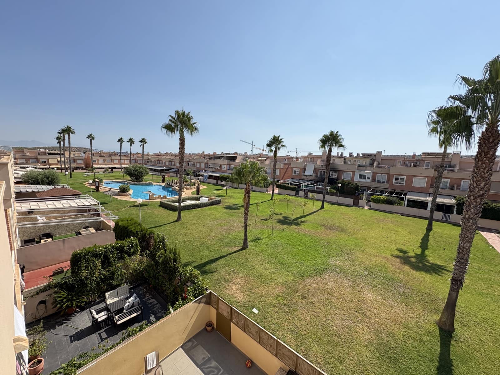 3 soveværelse Rækkehus til salg i Gran Alacant med swimmingpool garage - € 390.000 (Ref: 10155499)