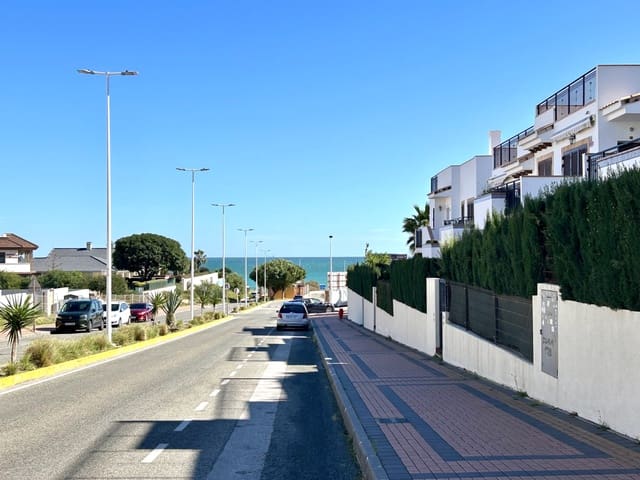 2 bedroom Bungalow for sale in La Mata, Torrevieja with pool garage - € 364,900 (Ref: 10158117)