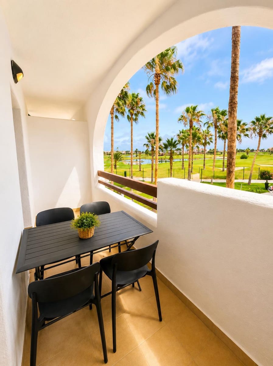 2 soverom Leilighet til salgs i Los Alcazares med svømmebasseng garasje - € 219 900 (Ref: 10158306)