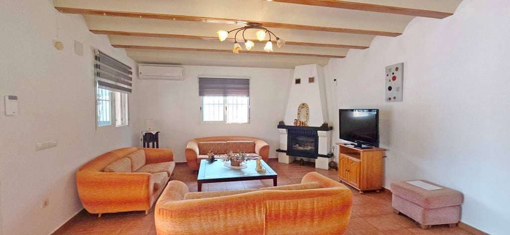 4 soveværelse Villa til salg i La Nucia med swimmingpool garage - € 977.500 (Ref: 10165236)
