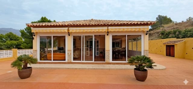 4 soveværelse Villa til salg i La Nucia med swimmingpool garage - € 977.500 (Ref: 10165236)