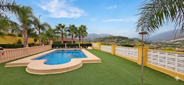 4 soveværelse Villa til salg i La Nucia med swimmingpool garage - € 977.500 (Ref: 10165236)
