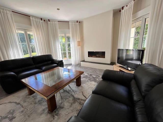 3 quarto Moradia para venda em Villamartin, Orihuela com piscina garagem - 920 000 € (Ref: 10165462)