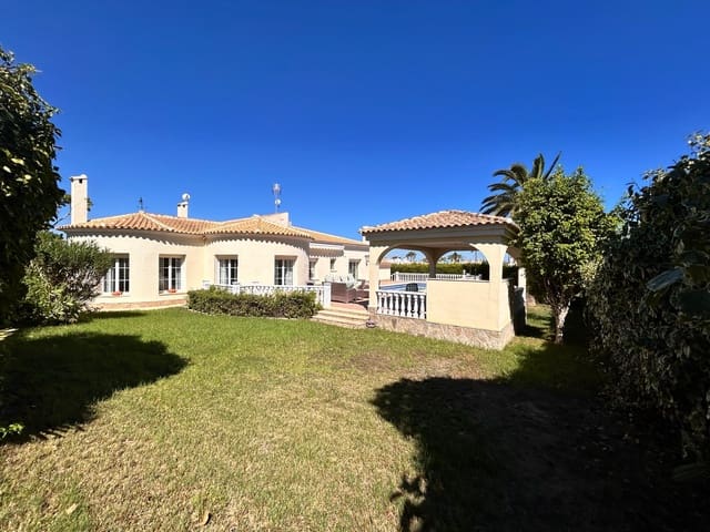 3 quarto Moradia para venda em Villamartin, Orihuela com piscina garagem - 920 000 € (Ref: 10165462)