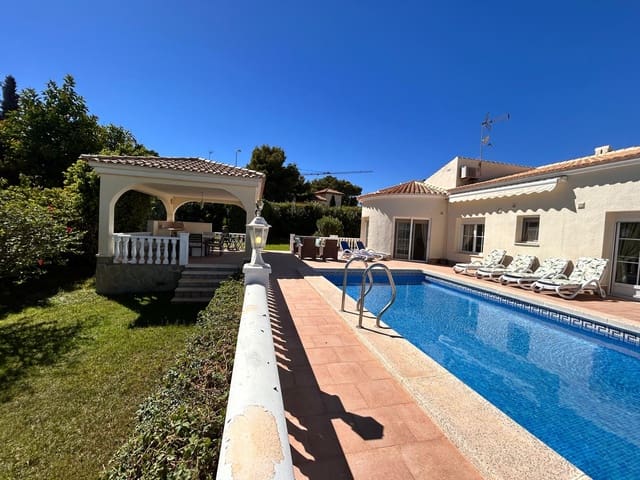 3 quarto Moradia para venda em Villamartin, Orihuela com piscina garagem - 920 000 € (Ref: 10165462)