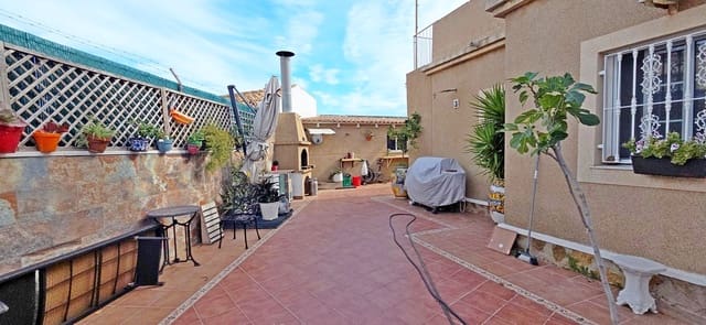 5 camera da letto Villetta Bifamiliare in vendita in Torrevieja con piscina - 372.000 € (Rif: 10177232)