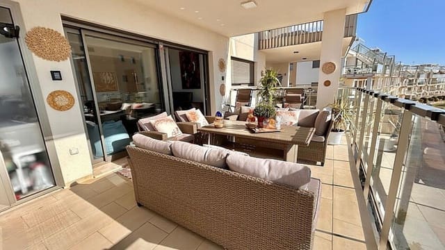 Apartamento de 2 habitaciones en Villamartin, Orihuela en venta con piscina garaje - 370.000 € (Ref: 2473925)