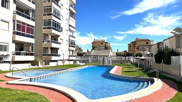 Apartamento de 3 habitaciones en Aguas Nuevas, Torrevieja en venta con piscina garaje - 395.000 € (Ref: 4535241)