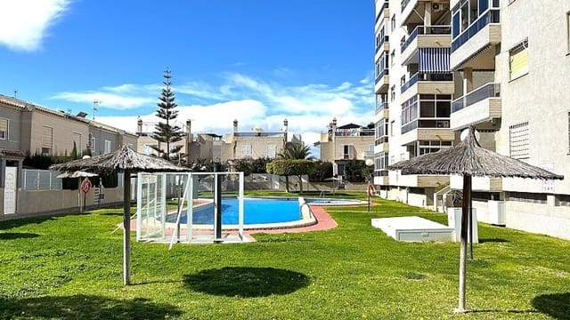 Apartamento de 3 habitaciones en Aguas Nuevas, Torrevieja en venta con piscina garaje - 395.000 € (Ref: 4535241)