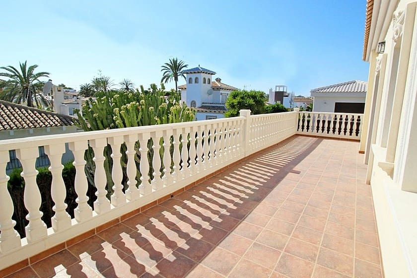 5 sovrum Villa till salu i Cabo Roig - 990 000 € (Ref: 4535285)