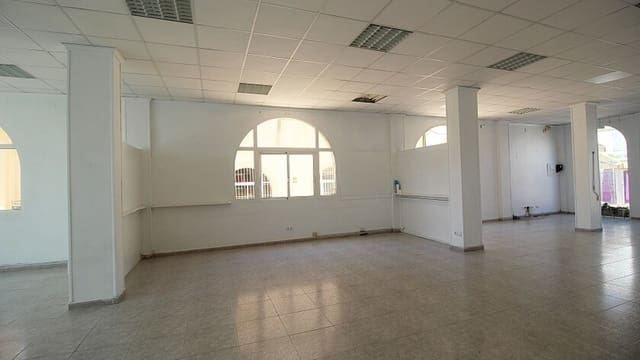 Erhverv til salg i La Zenia, Orihuela med swimmingpool - € 280.000 (Ref: 4535299)