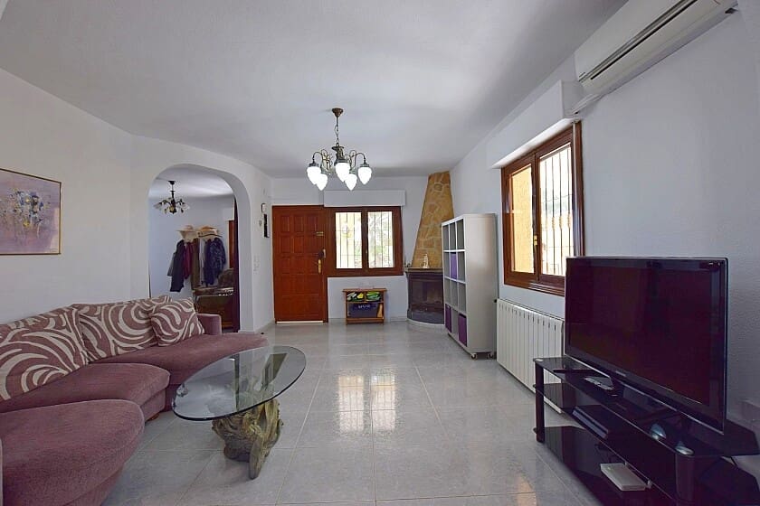 6 bedroom Villa for sale in Orihuela Costa with pool - € 449,900 (Ref: 6057045)