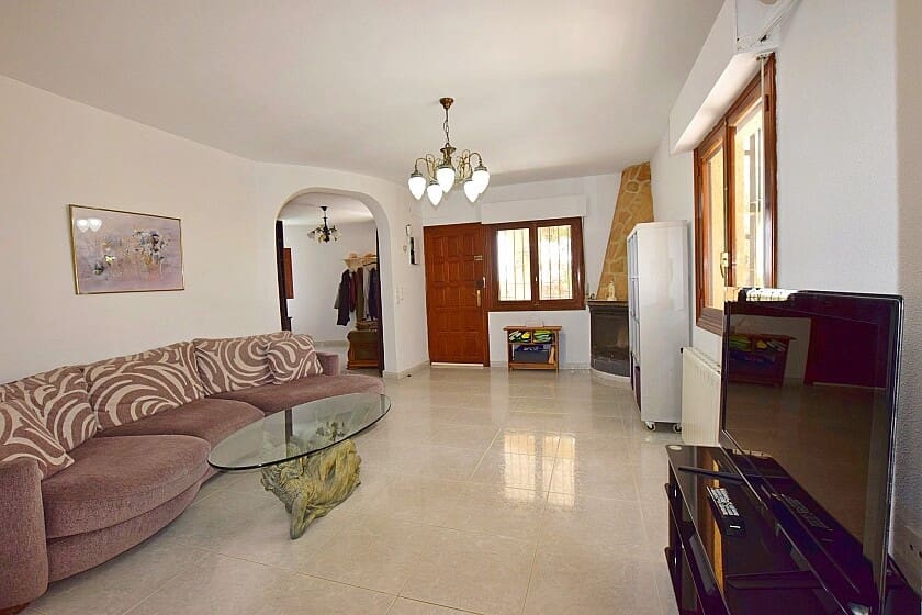6 bedroom Villa for sale in Orihuela Costa with pool - € 449,900 (Ref: 6057045)