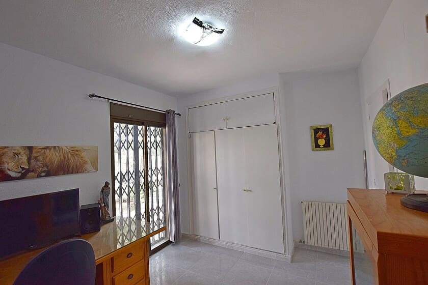 6 bedroom Villa for sale in Orihuela Costa with pool - € 449,900 (Ref: 6057045)