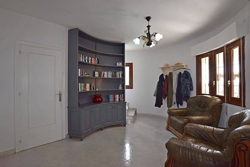 6 bedroom Villa for sale in Orihuela Costa with pool - € 449,900 (Ref: 6057045)