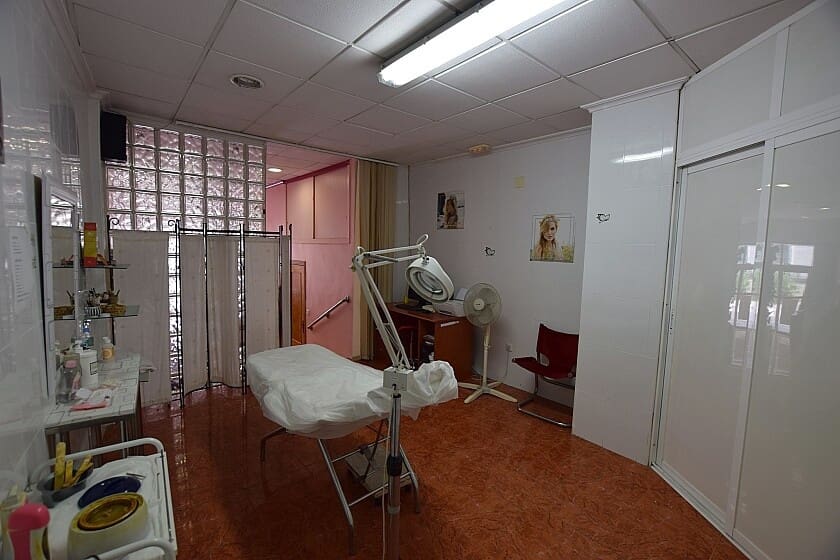 1 sypialnia Komercyjne na sprzedaż w Torrevieja z basenem garażem - 229 900 € (Ref: 7786087)