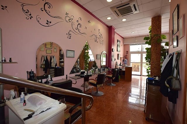 1 bedroom Commercial for sale in Centro - Muelle Pesquero, Torrevieja with pool garage - € 229,900 (Ref: 7786087)