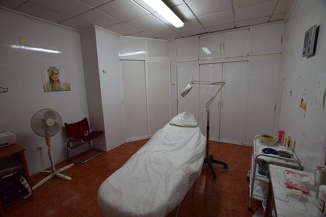 1 bedroom Commercial for sale in Centro - Muelle Pesquero, Torrevieja with pool garage - € 229,900 (Ref: 7786087)