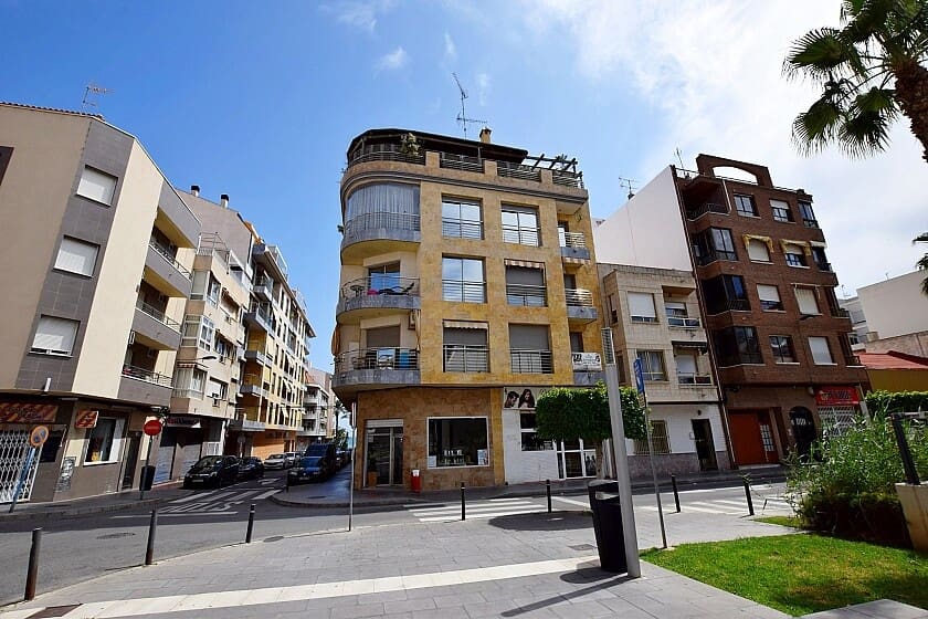 1 sypialnia Komercyjne na sprzedaż w Torrevieja z basenem garażem - 229 900 € (Ref: 7786087)