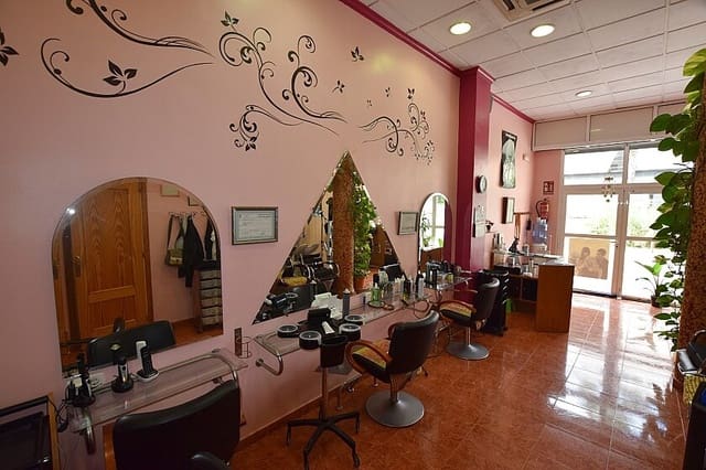 1 bedroom Commercial for sale in Centro - Muelle Pesquero, Torrevieja with pool garage - € 229,900 (Ref: 7786087)