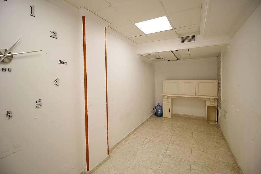 Erhverv til salg i La Zenia med swimmingpool - € 280.000 (Ref: 7786105)