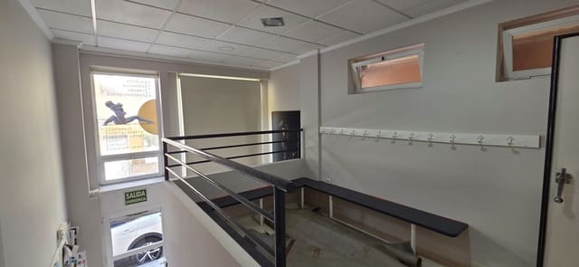 2 bedroom Commercial for sale in Zona Pueblo, Guardamar del Segura - € 110,000 (Ref: 7786283)