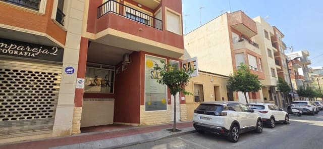 2 bedroom Commercial for sale in Zona Pueblo, Guardamar del Segura - € 110,000 (Ref: 7786283)