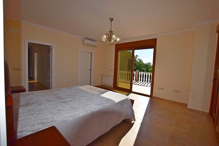 6 bedroom Villa for sale in Orihuela Costa with pool garage - € 1,600,000 (Ref: 7862313)