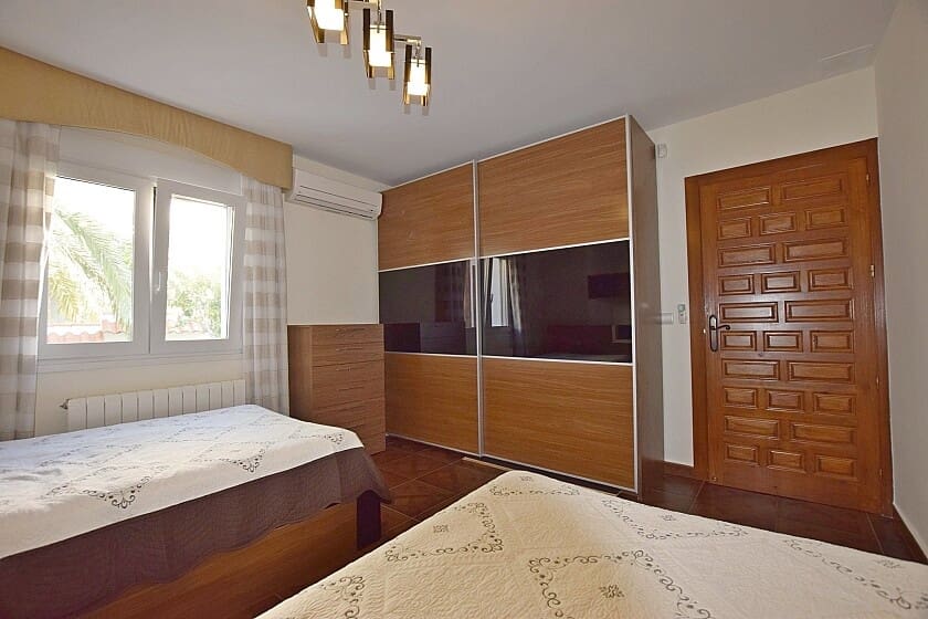 6 bedroom Villa for sale in Orihuela Costa with pool garage - € 1,600,000 (Ref: 7862313)