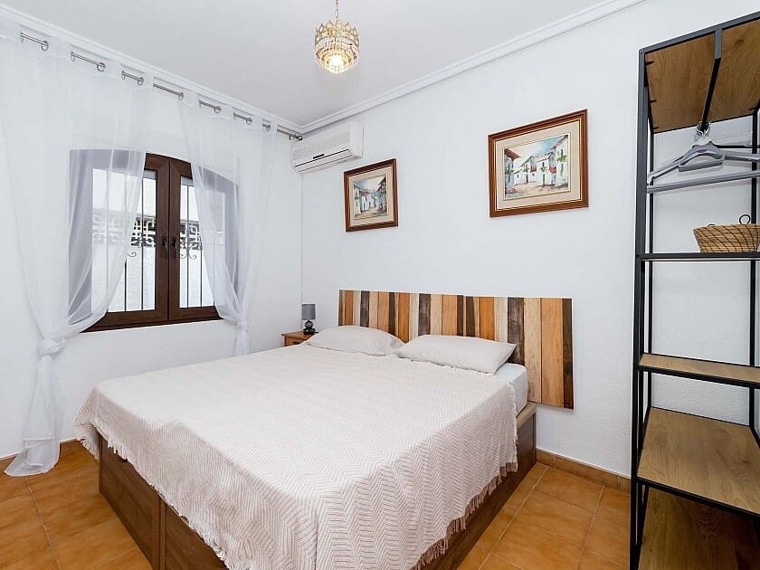 3 bedroom Townhouse for sale in La Zenia with garage - € 328,000 (Ref: 8095923)