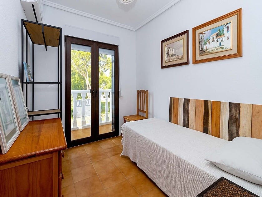 3 bedroom Townhouse for sale in La Zenia with garage - € 328,000 (Ref: 8095923)