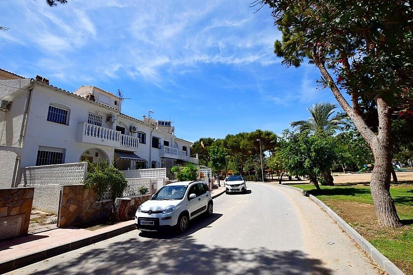 3 bedroom Townhouse for sale in La Zenia with garage - € 328,000 (Ref: 8095923)