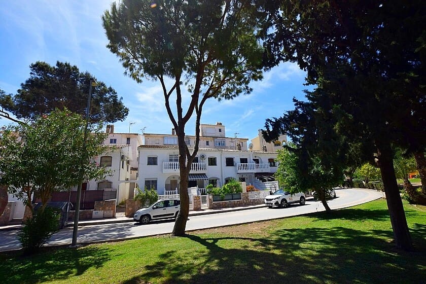 3 bedroom Townhouse for sale in La Zenia with garage - € 328,000 (Ref: 8095923)