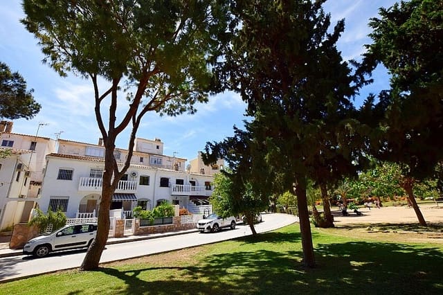 3 bedroom Townhouse for sale in La Zenia, Orihuela with garage - € 328,000 (Ref: 8095923)