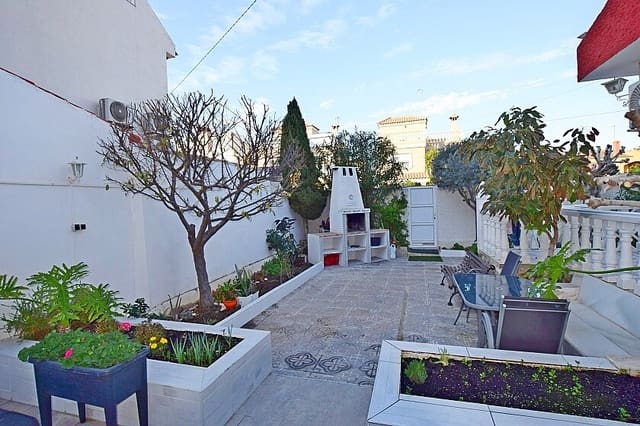 3 soverom Villa til salgs i Playa de los Locos, Torrevieja med svømmebasseng garasje - € 520 000 (Ref: 8123711)