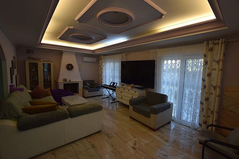 3 soverom Villa til salgs i Torrevieja med svømmebasseng garasje - € 520 000 (Ref: 8123711)